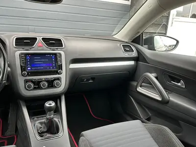 Volkswagen Scirocco - Thumbnail 13