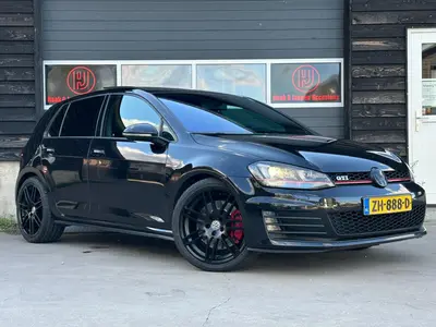 Volkswagen Golf - Thumbnail 3