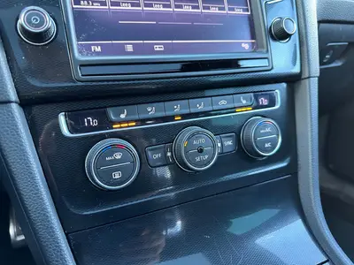 Volkswagen Golf - Thumbnail 23