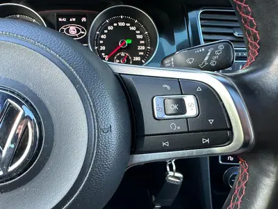 Volkswagen Golf - Thumbnail 26