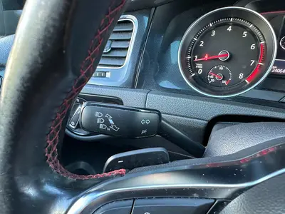 Volkswagen Golf - Thumbnail 29