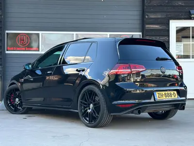 Volkswagen Golf - Thumbnail 4