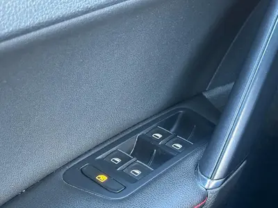 Volkswagen Golf - Thumbnail 32