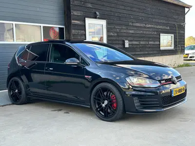 Volkswagen Golf - Thumbnail 34