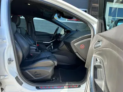 Ford FOCUS Wagon - Thumbnail 11