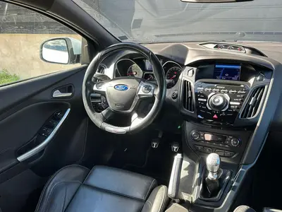 Ford FOCUS Wagon - Thumbnail 15