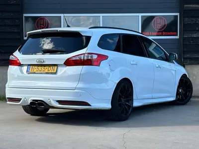 Ford FOCUS Wagon - Thumbnail 4