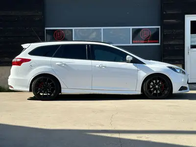 Ford FOCUS Wagon - Thumbnail 8