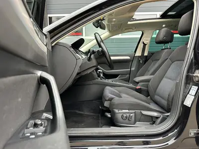 Volkswagen Passat - Thumbnail 11