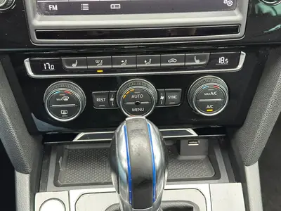 Volkswagen Passat - Thumbnail 18