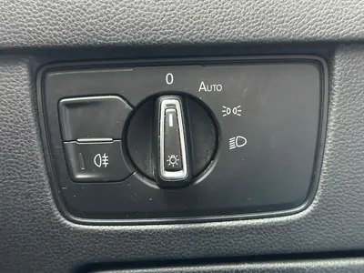 Volkswagen Passat - Thumbnail 24