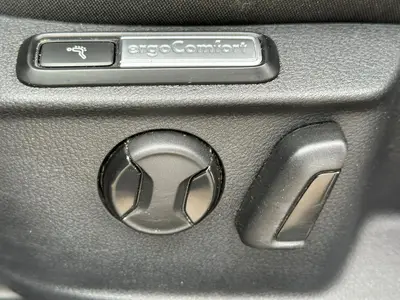 Volkswagen Passat - Thumbnail 27