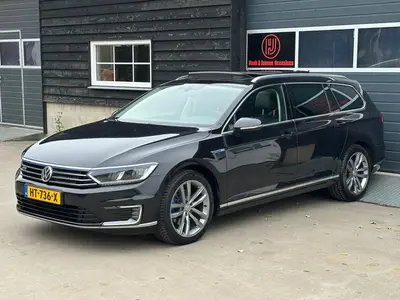 Volkswagen Passat - Thumbnail 28