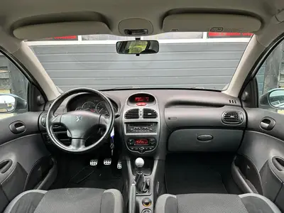 Peugeot 206 - Thumbnail 12