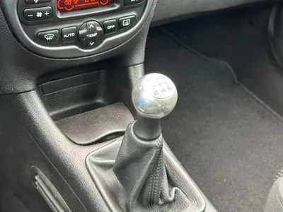 Peugeot 206 - Thumbnail 22