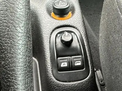 Peugeot 206 - Thumbnail 23