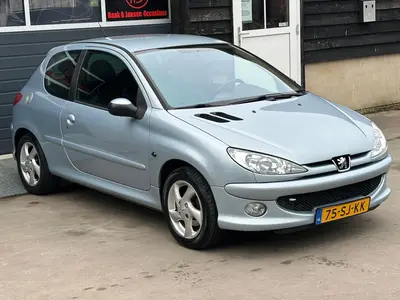 Peugeot 206 - Thumbnail 24
