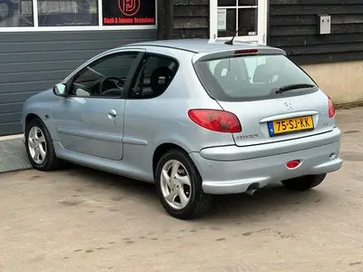 Peugeot 206 - Thumbnail 25