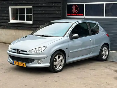 Peugeot 206 - Thumbnail 26