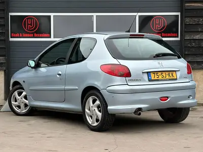 Peugeot 206 - Thumbnail 4