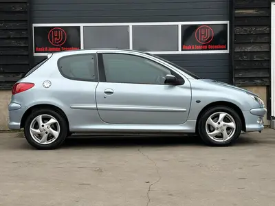 Peugeot 206 - Thumbnail 6