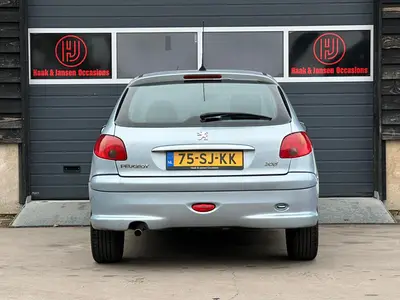 Peugeot 206 - Thumbnail 9