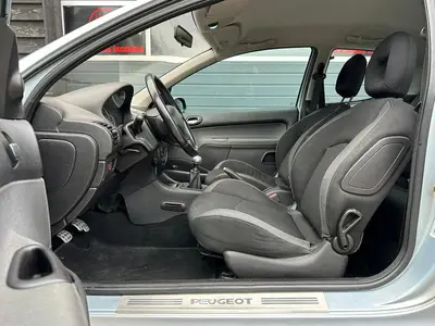 Peugeot 206 - Thumbnail 10