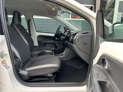 Volkswagen up! - Thumbnail 11