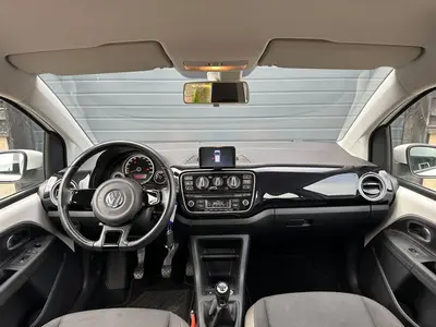 Volkswagen up! - Thumbnail 12
