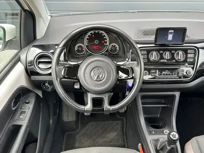 Volkswagen up! - Thumbnail 15