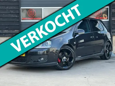 Volkswagen Golf - Thumbnail 1