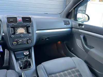 Volkswagen Golf - Thumbnail 13