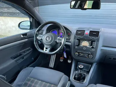 Volkswagen Golf - Thumbnail 14