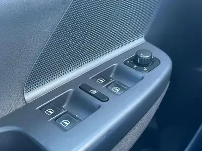 Volkswagen Golf - Thumbnail 16