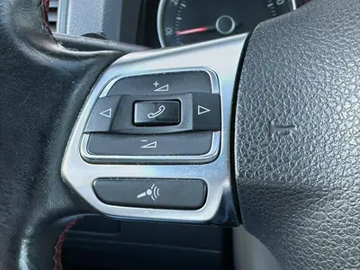 Volkswagen Golf - Thumbnail 19