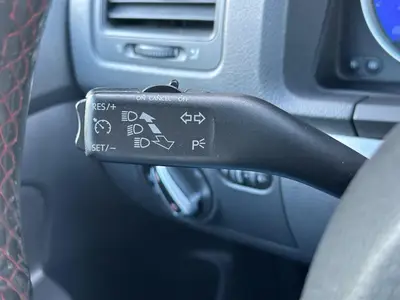 Volkswagen Golf - Thumbnail 21