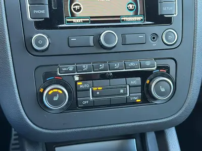 Volkswagen Golf - Thumbnail 25