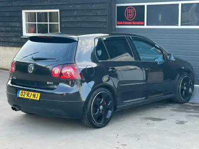 Volkswagen Golf - Thumbnail 30