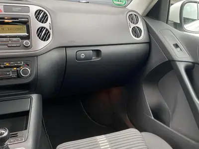Volkswagen Tiguan - Thumbnail 13