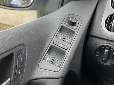 Volkswagen Tiguan - Thumbnail 27