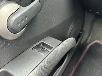 Nissan Micra - Thumbnail 27