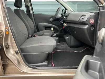 Nissan Micra - Thumbnail 10