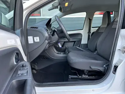 Volkswagen up! - Thumbnail 11