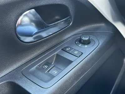 Volkswagen up! - Thumbnail 19