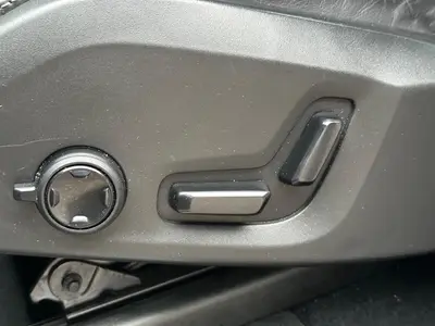 Volvo XC90 - Thumbnail 35