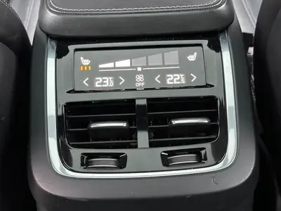 Volvo XC90 - Thumbnail 36