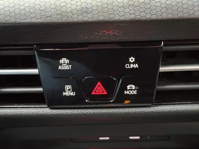 Volkswagen Golf - Thumbnail 18