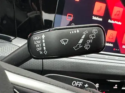 Volkswagen Golf - Thumbnail 24