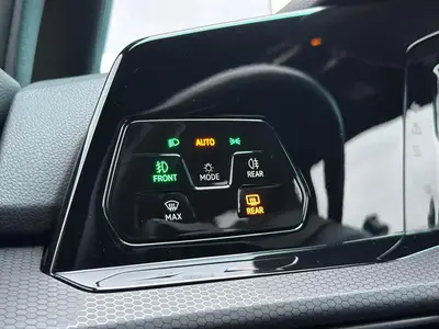 Volkswagen Golf - Thumbnail 25