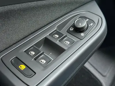 Volkswagen Golf - Thumbnail 26